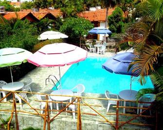 Okakoaras Hotel Handmade Hospitality - Maria Farinha - Piscina