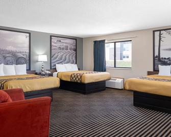 Super 8 by Wyndham Humboldt - Humboldt - Habitación