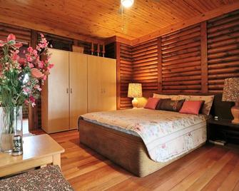 Tata Farm Game Lodge - Moloto - Habitación