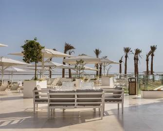 Herbert Samuel Hod Dead Sea Hotel - Ein Bokek - Patio