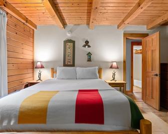 Charming Vermont Log Cabin - 3 mins from SKI hill - Jeffersonville - Habitación