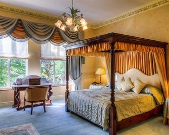 Tre-Ysgawen Hall & Spa - לאנגפני - חדר שינה