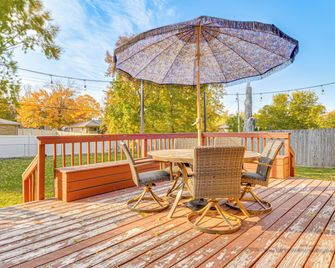 ~ 10 Mi to Dtwn: Indianapolis Home w/ Game Room! - Indianapolis - Patio