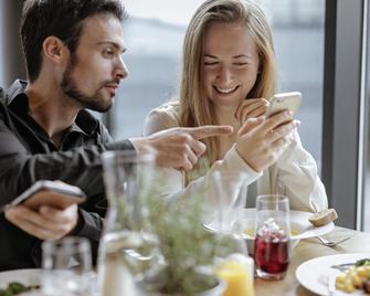 Ibis Budget Berlin Hoppegarten - Хоппегартен - Їдальня