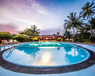 Hotel Yapahuwa Paradise - Yapahuwa - Pool