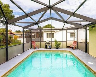 Marlin's Palm Oasis - Beach House, Amazing Pool, Bbq Area - Port Richey - Pool