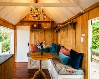 The Settlers Hut - Surfdale - Sala de estar
