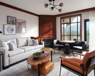 Four Seasons Resort Whistler - Whistler - Living room