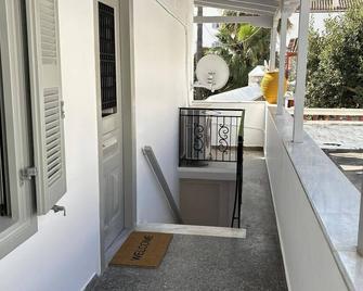 Perivolakia View - Hydra - Balkon