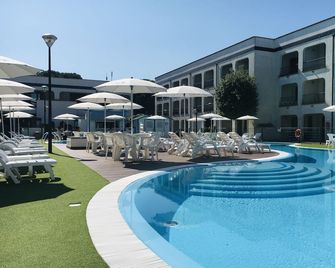 Michelangelo Holiday & Family Resort - Lido di Spina - Piscine