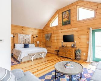 The Treehouse at the Rustic Retreat - Nashville
