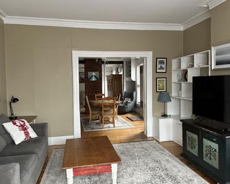 West End 2nd Floor Apartment 762 Congress Street - Portland - Sala de estar