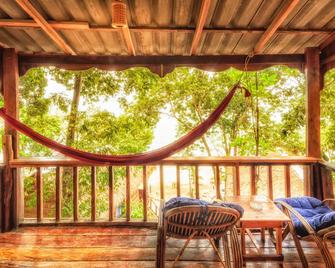 White Beach Bungalows on Koh Rong - Koh Rong - Binnenhof