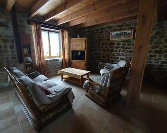 Gîte de France La barthèçoice 3 épis - Gîte de France 7 personnes MAE-0074 - Tarnac - Sala de estar