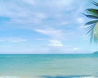 Beachfront guesthouse in Akim's Haven - San Andres - Beach