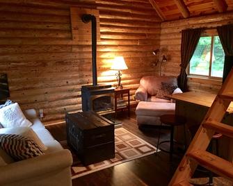 Log Cabin Rental! Quiet, Peaceful And Private Lakefront! Dog Friendly! - Munising - Living room