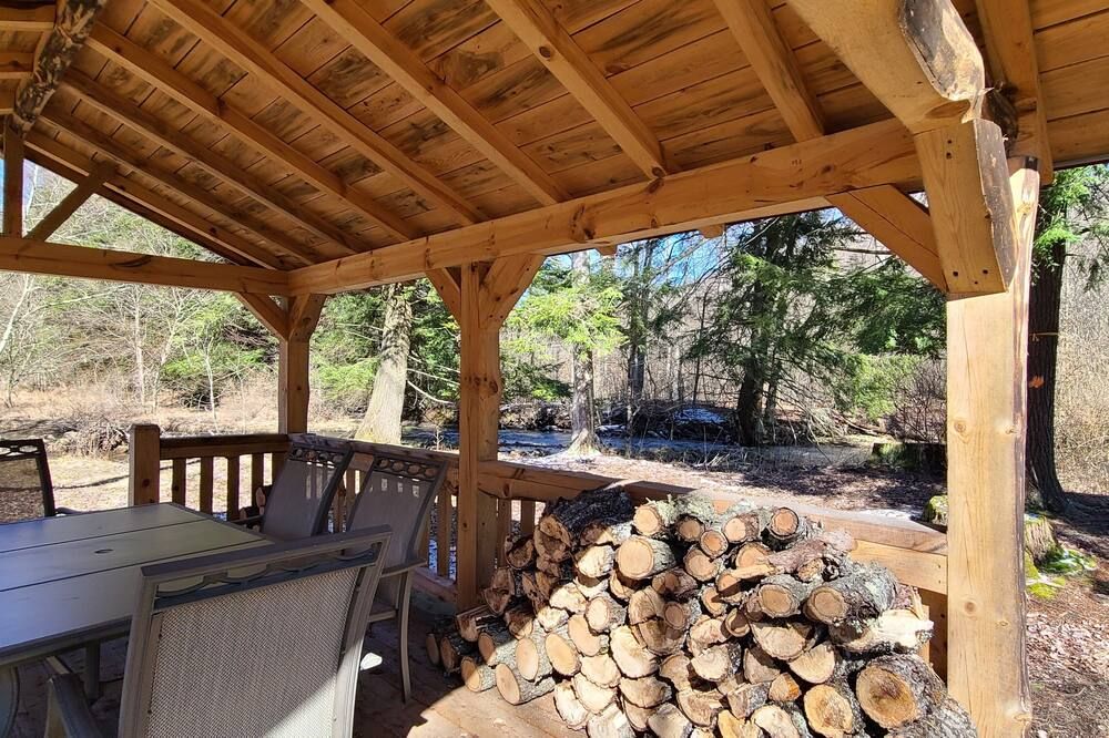 Charming 2-bedroom, 1 bath cabin along a stocked trout stream in God's Country!