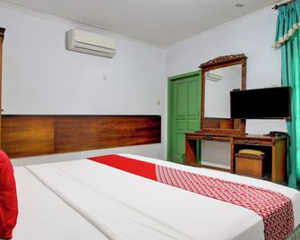 Hotel O Gurita - Surakarta City - Bedroom