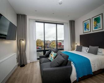 The James Suites - Londonderry - Bedroom