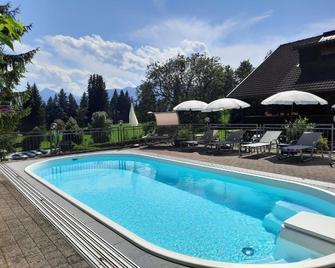 Frau Hitt - Guesthouse Tyrol - Innsbruck - Bể bơi