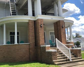 1 Bedroom Apartment Near Marathon and Hershey - Robinson - Edificio