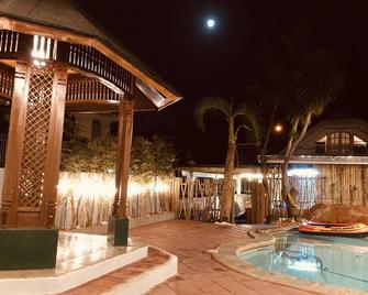 May's Pool House Near Enchanted Kingdom - Santa Rosa - Pool