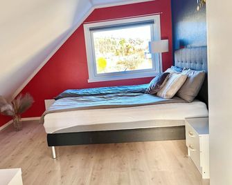A beautiful 3-bedroom apartment with stunning views and free parking - Bergen - Bedroom