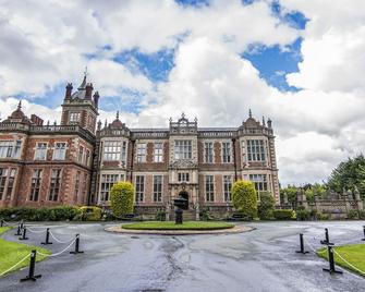 Crewe Hall Hotel - Crewe - Building