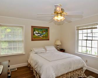 Luxury Carriage House on Maple Grove Estate - Cape Vincent - Bedroom