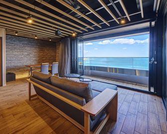 ريزورت هيلز تويوهاما سورا نو كازي - توبا - غرفة معيشة