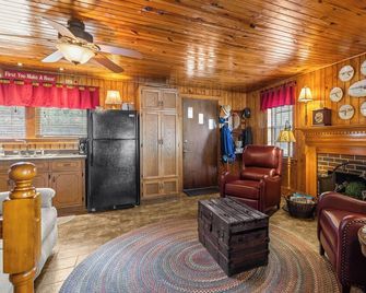Come Relax @ The Hideaway Lakehouse - Walnut Creek, Lake Mitchell, Clanton - Al - Clanton - Salónek