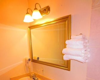 Canadiana Motel - Hanover - Baño