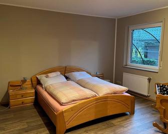 Großes Haus mit Top-Garten mitten in Haselünne - Haselünne - Schlafzimmer