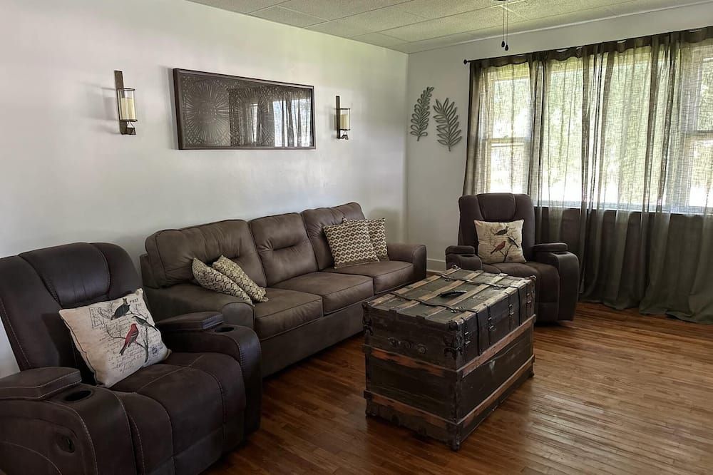 Charming Cottage Retreat Near Park & Forest