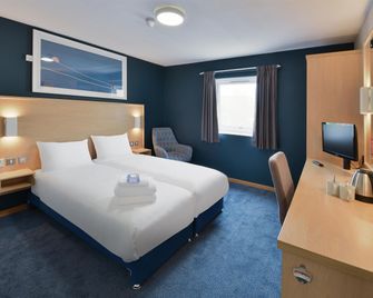 Travelodge Cheltenham - Cheltenham - Bedroom