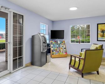Homestay Inn and suites - Macclenny