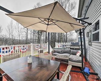 Pet-Friendly Apollo Home with Furnished Deck! - New Kensington - Balcony