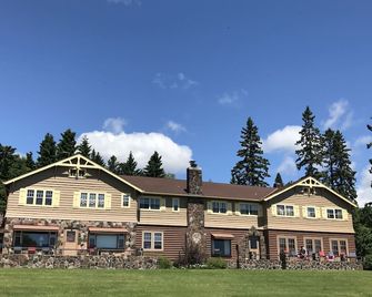 Cascade Lodge - Lutsen - Building