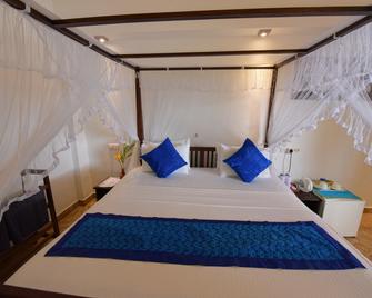 Blue Sky Beach Resort - Galle - Bedroom