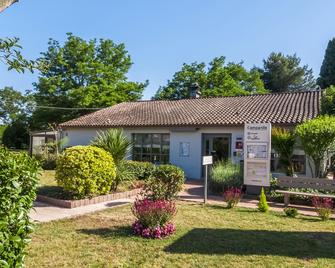 Campanile Nimes Sud - Caissargues - Nimes - Building