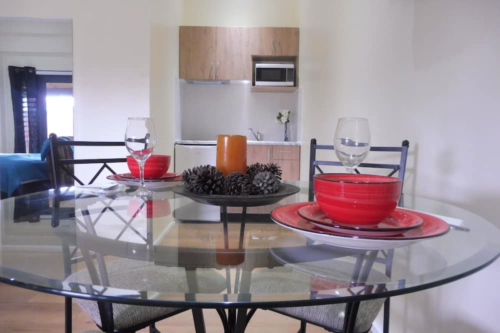 وينيس بد آند بريكفاست - نوكوالوفا - غرفة طعام