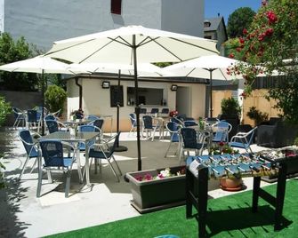 Hostal Pirineos Meliz - Bielsa - Pati