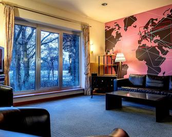 Hotel Hannover-Garbsen - Garbsen - Living room