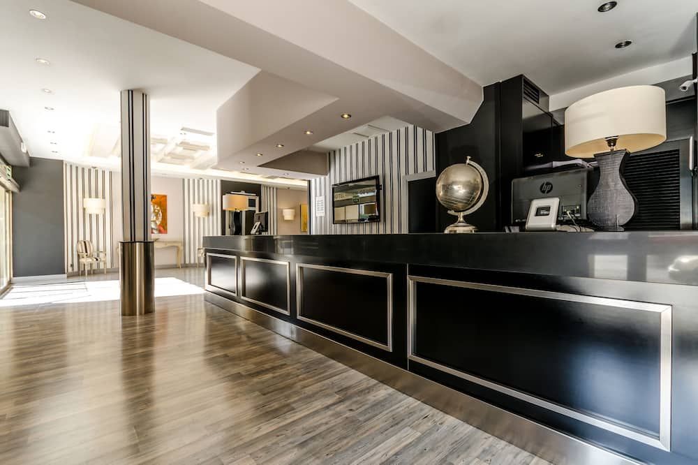 Virgen de los Reyes Hotel - Sevilla - Rezeption