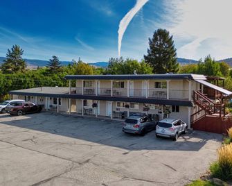 Maple Leaf Motel & Rv Park Resort - Oliver - Edificio