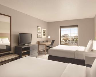 Country Inn & Suites by Radisson, Tampa RJ Stadium - Tampa - Bedroom