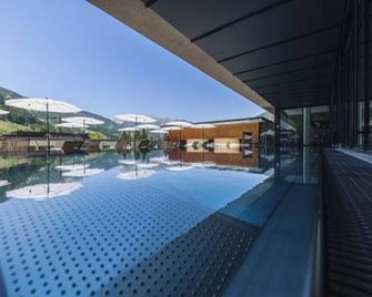 Alpenhotel Montafon & Spa - שרונז - בריכה