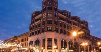 Jefferson Street Inn, a Member of Radisson Individ - Wausau - Building