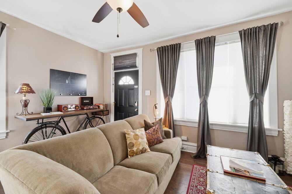 New! The Chocolate Suite - Walkable And Peaceful - סנט לואיס - סלון
