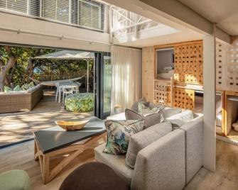 The Bungalow by Raw Africa Collection - Plettenberg Bay - Living room